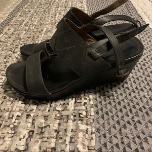 Olukai Keha Black Wedge Heels Sz 10